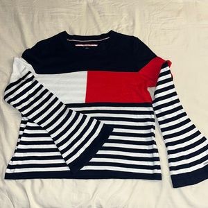 Tommy Hilfiger sweater with cute sleeves